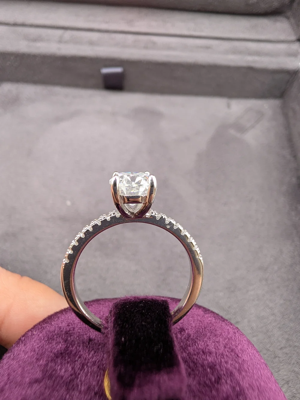 NWOT 2ct Oval Cut Moissanite Pavé Engagement Ring S925